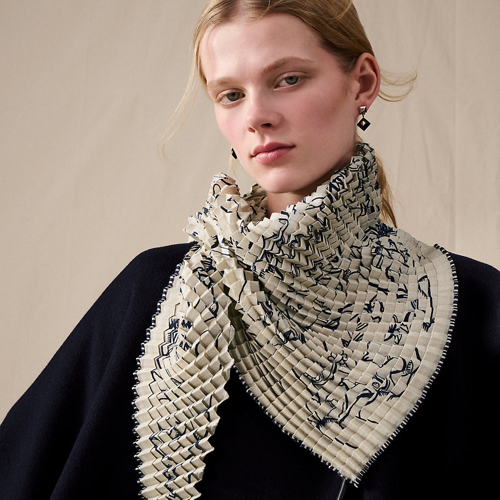 Mille et Un Lapins pleated triangle | Hermès USA